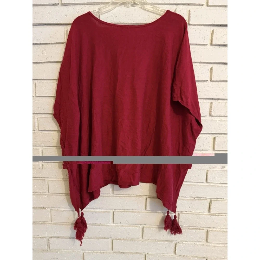 Belle by Kim Gravel Sweater Poncho with Tassels Size Medium/Large-Red